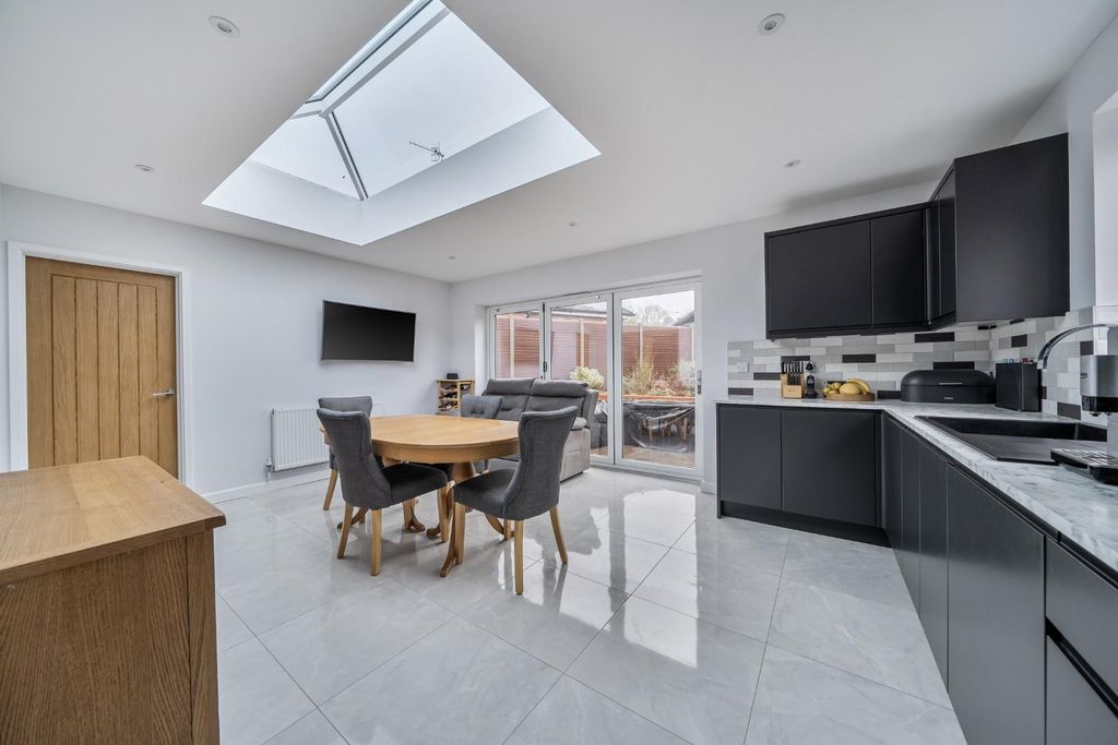 Property photo 2 of 16 1401249-20-697239Cead65B.Jpg