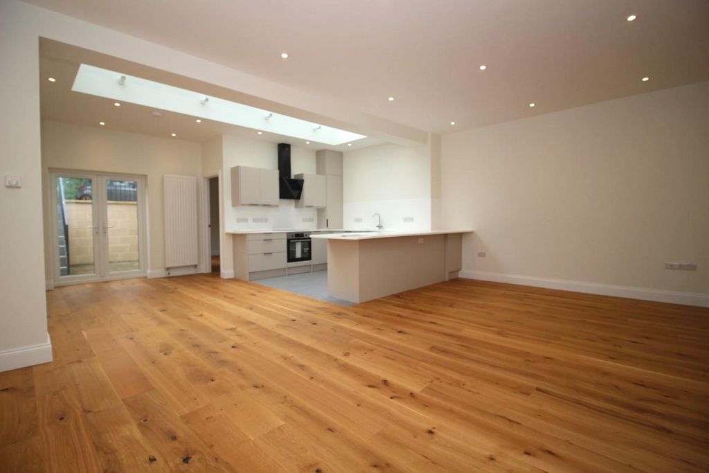 Property photo 2 of 8 Img_1135.Jpg