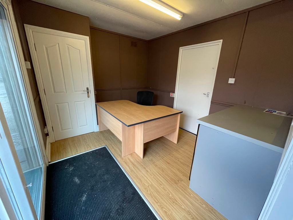 Property photo 2 of 6 Photo 11