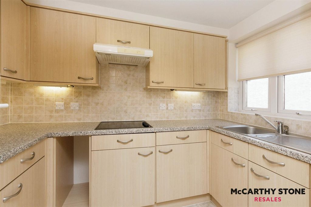 Additional image 16 of 2 bed flat for saleRadford Court, Tower Road, Liphook GU30
