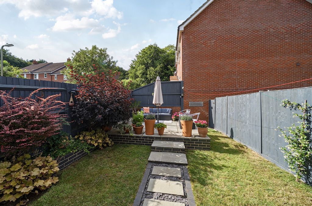 Property photo 3 of 15 1313733-25-686c01...