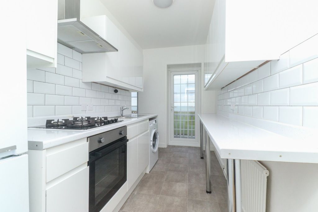 Property photo 3 of 15 Picture 3