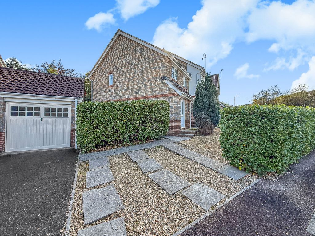 Property photo 1 of 23