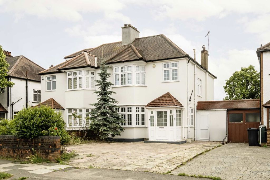 Property photo 1 of 8