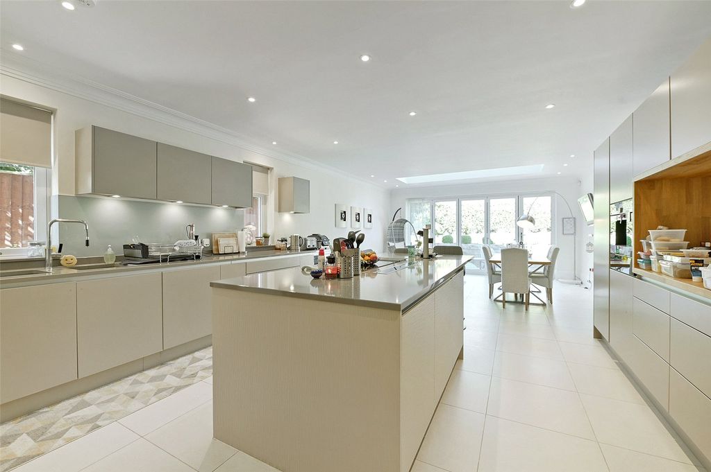 Property photo 2 of 16 Picture No. 06