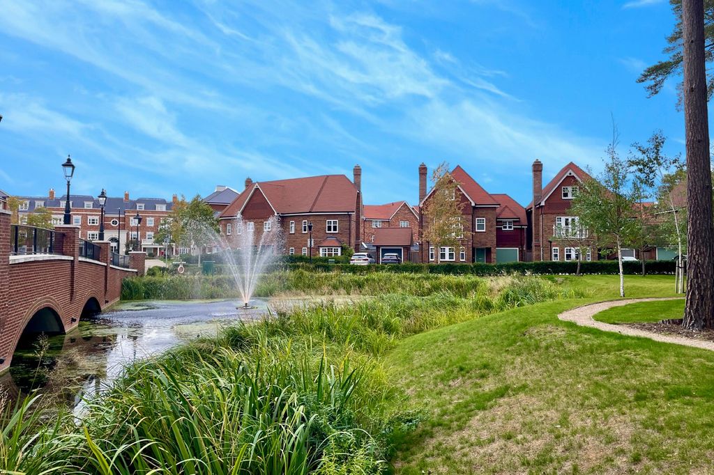 Property photo 3 of 24