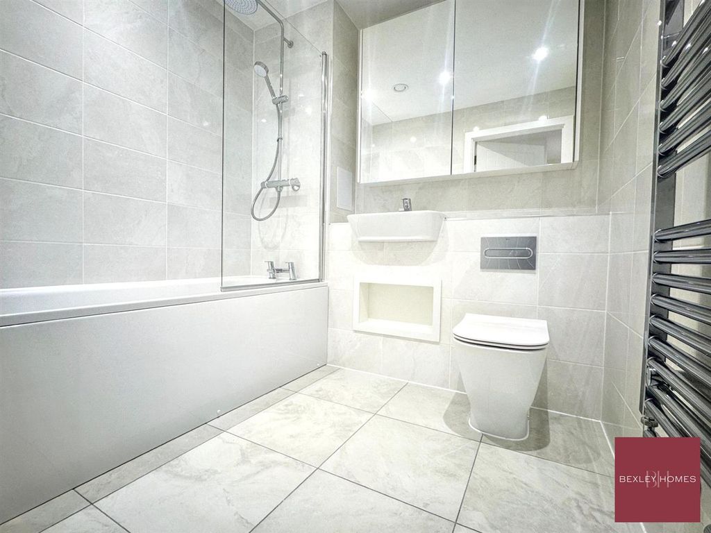 Property photo 3 of 10 d094956B547648B09c2E0c45Fbc7d0Ec.Jpg