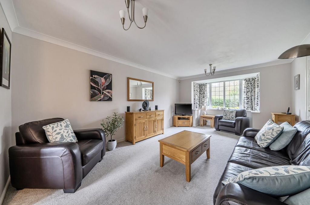 Property photo 2 of 21 1417468-9-6995F88d32922.Jpg