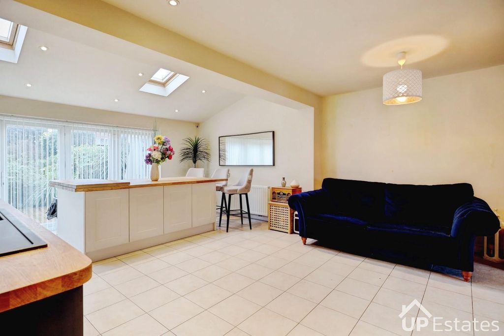 Property photo 3 of 26