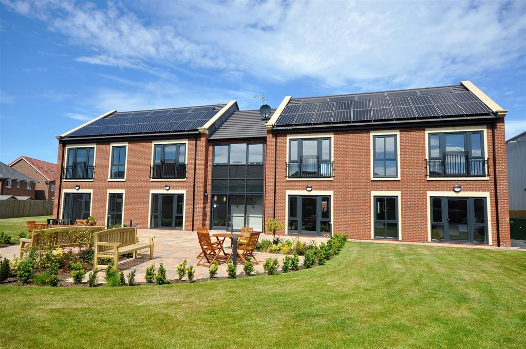 Property photo 1 of 18 Rear Exterior