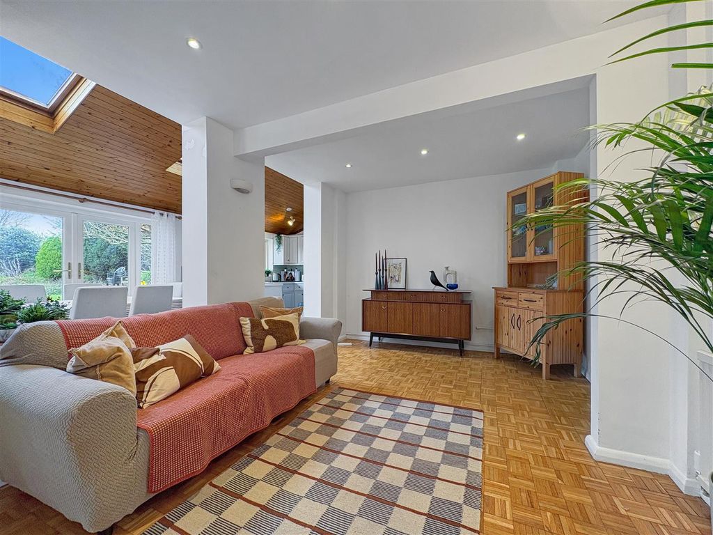 Property photo 2 of 19 d2c3132150Ea710851793d9810c5A742c1914850.Jpg