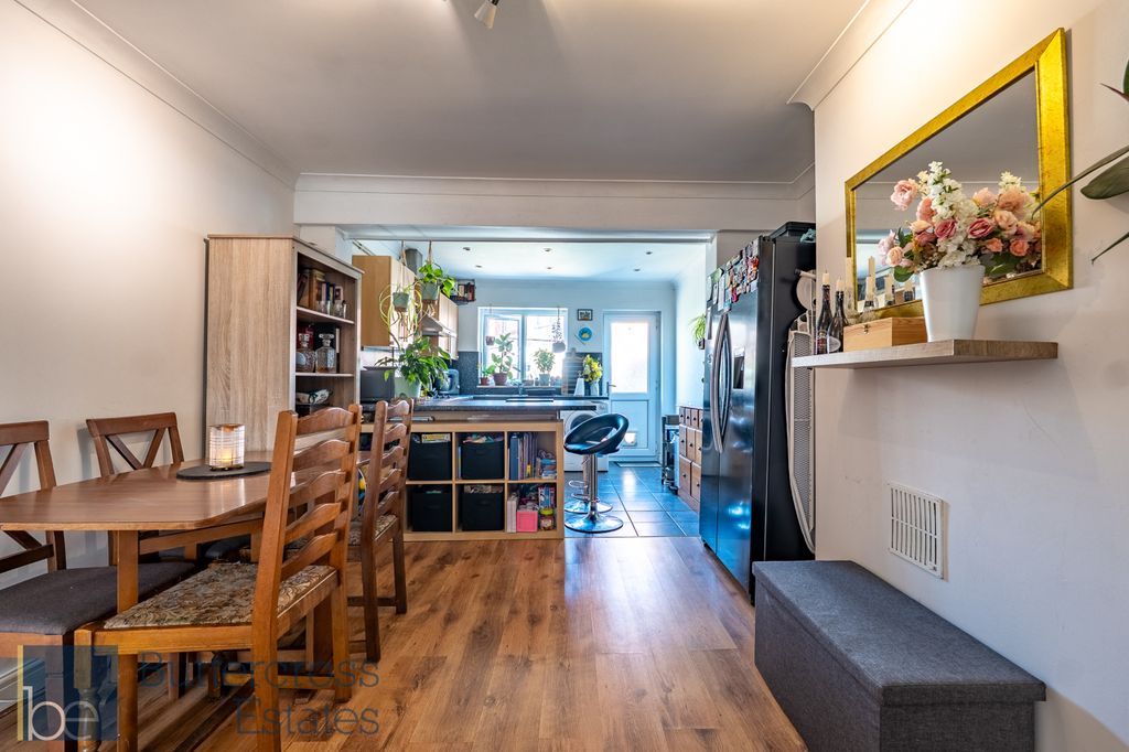 Property photo 3 of 15 Dining Room