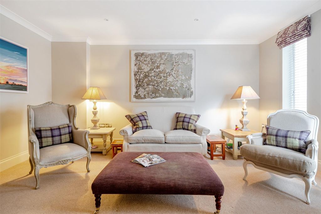 Property photo 3 of 14 Living Room.Jpg