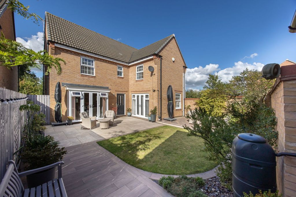 Property photo 2 of 26