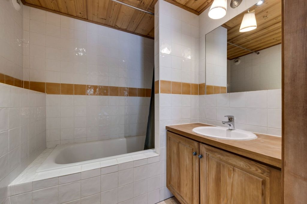 Property photo 2 of 10 Tignes Chalet For Sa