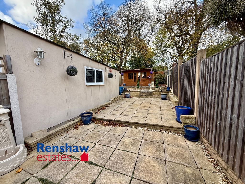 Property photo 2 of 16 R (1)