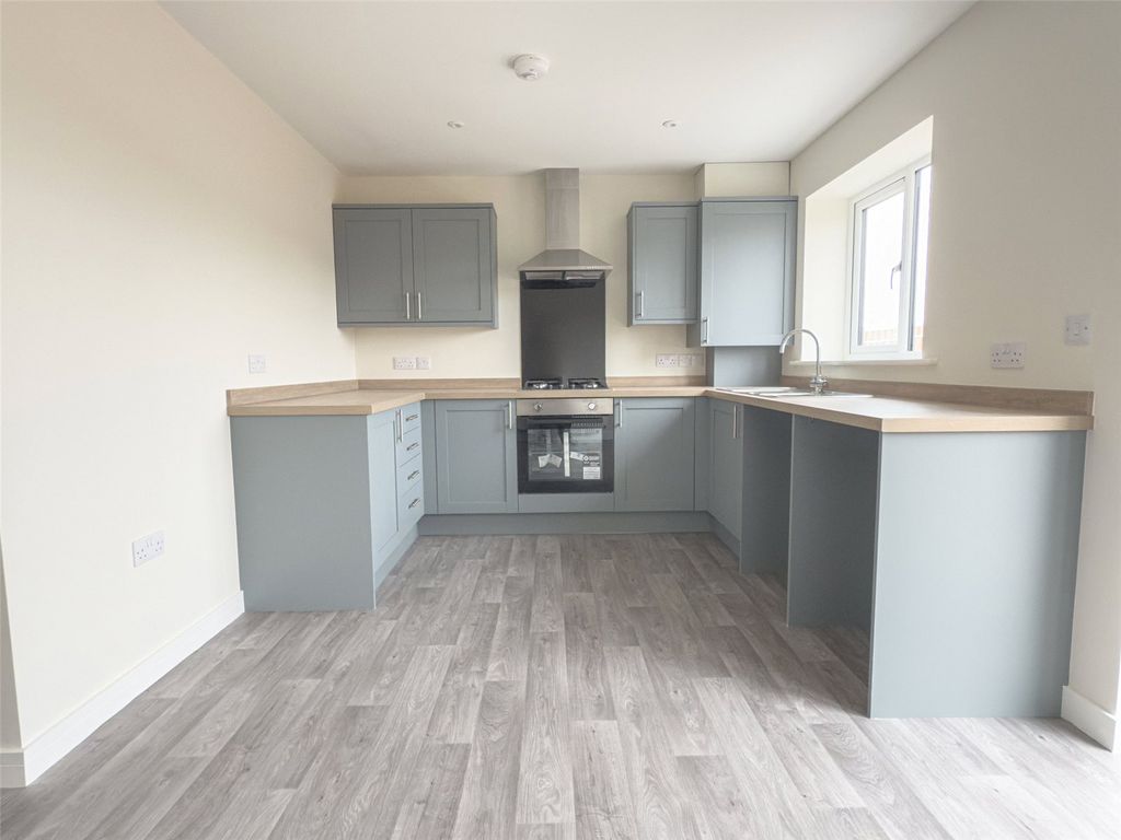Property photo 3 of 8 Dining Kitchen