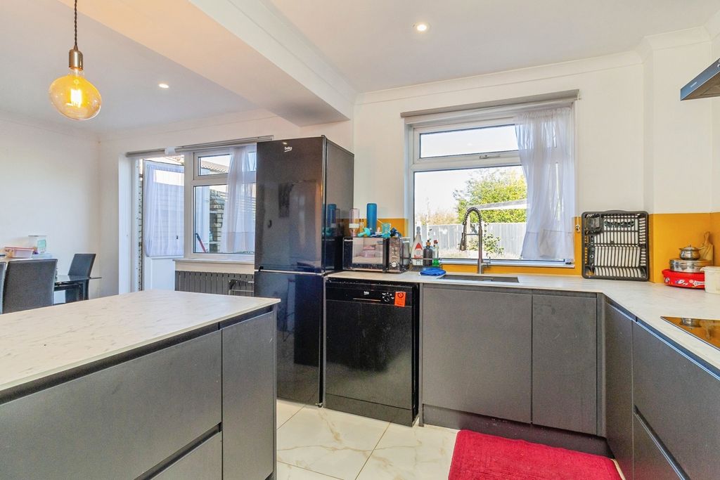 Property photo 2 of 19 Pbox-Img.Jpg