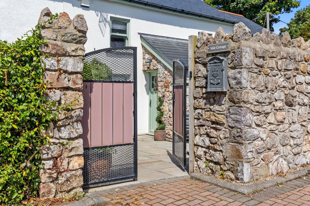Property photo 3 of 30