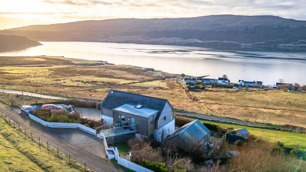 Property photo 1 of 28