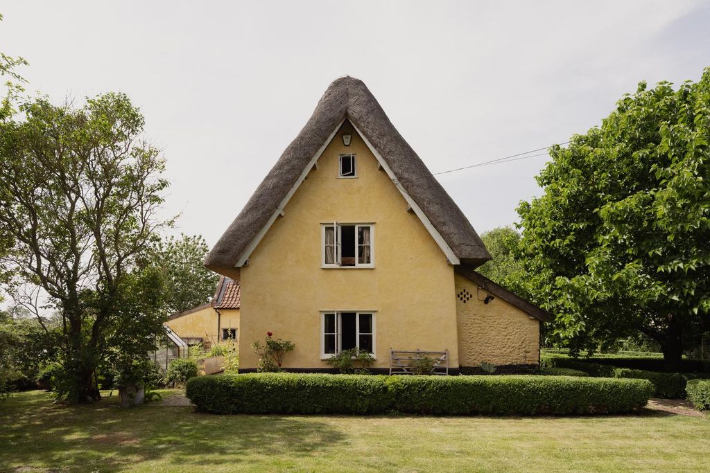 Property photo 1 of 38