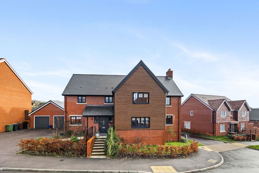 Property photo 1 of 22