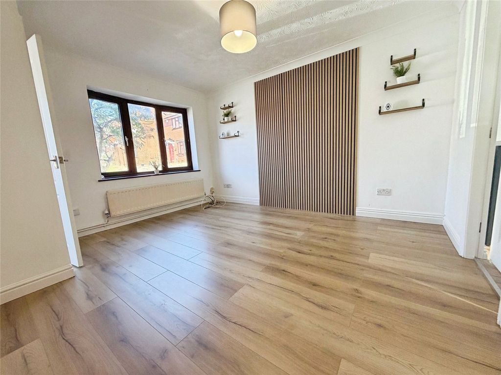 Property photo 2 of 9 Picture No. 06