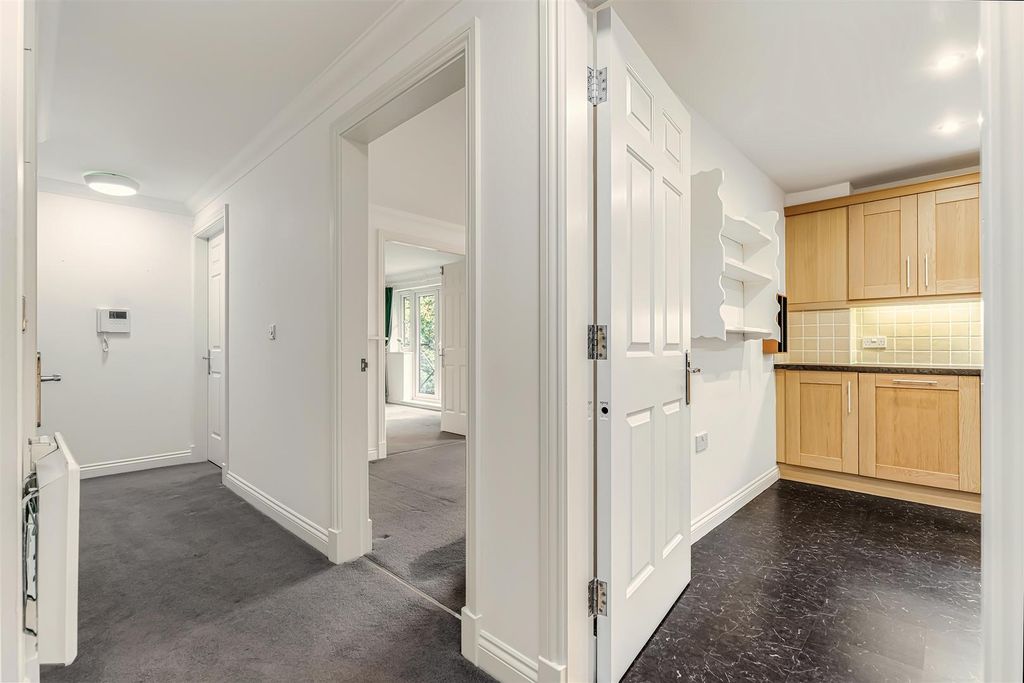 Additional image 9 of 2 bed flat for sale8A Clifton Road, Ben Rhydding, Ilkley LS29