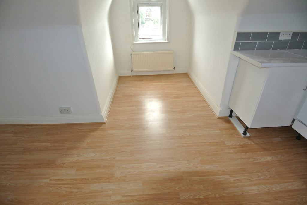 Property photo 3 of 6 Gallery