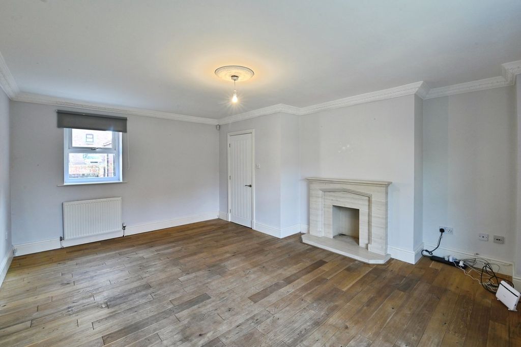 Property photo 3 of 29