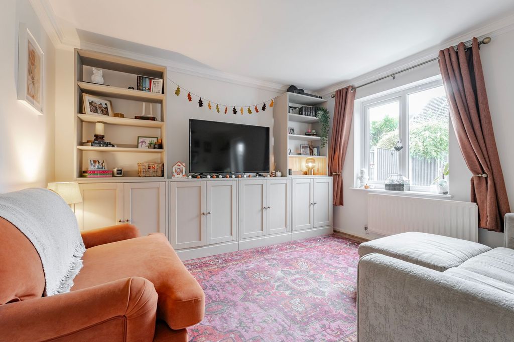 Property photo 2 of 16