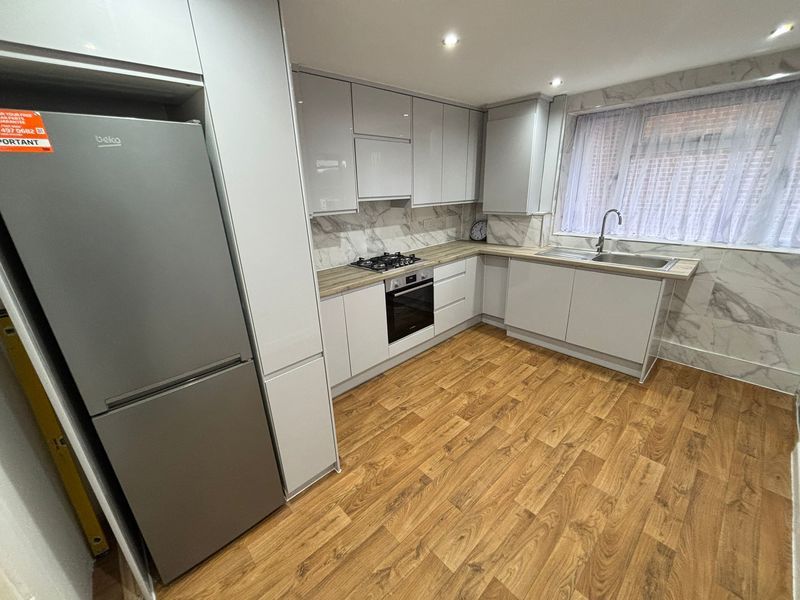 Property photo 2 of 14 Photo 11