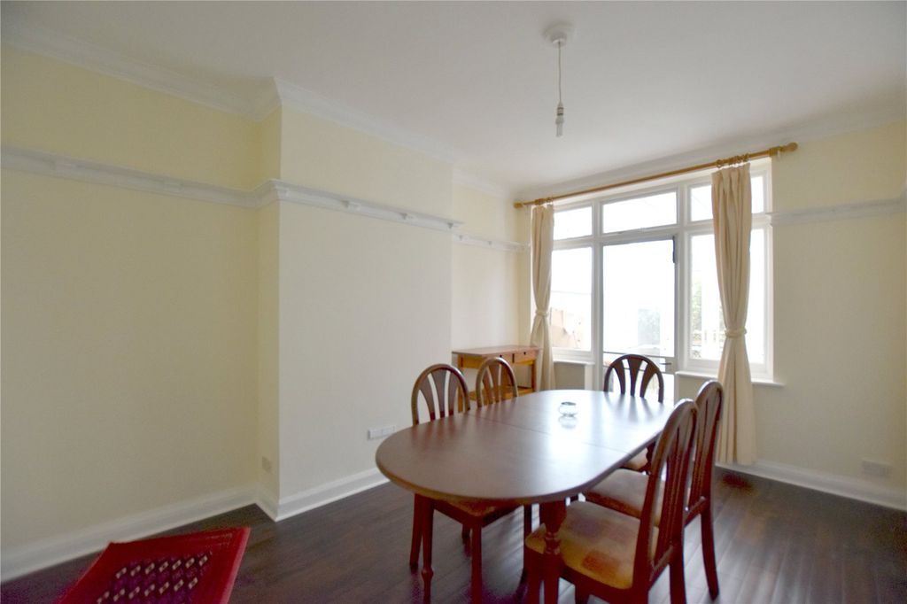 Property photo 2 of 11 Picture No. 22