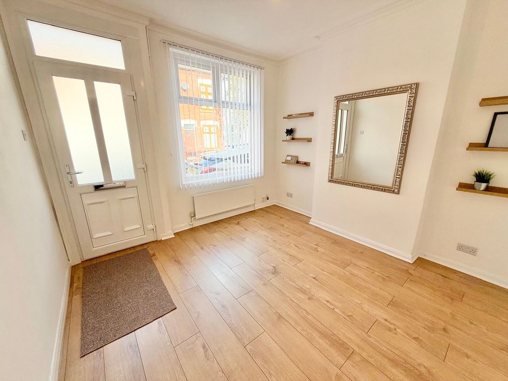 Property photo 2 of 27