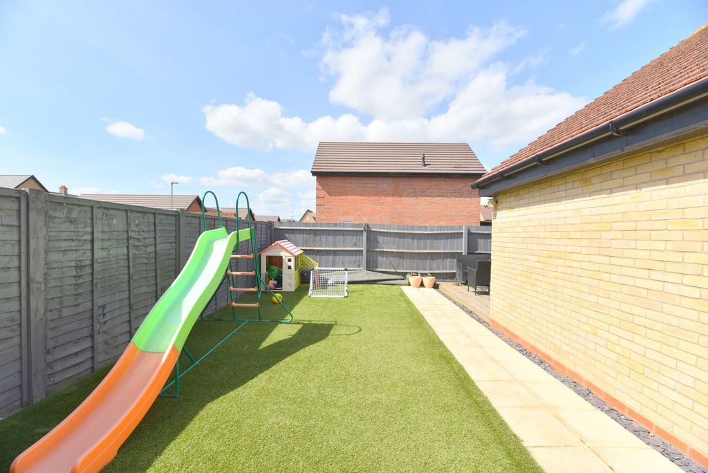 Additional image 24 of 3 bed semi-detached house for saleGale Drive, Biggleswade SG18