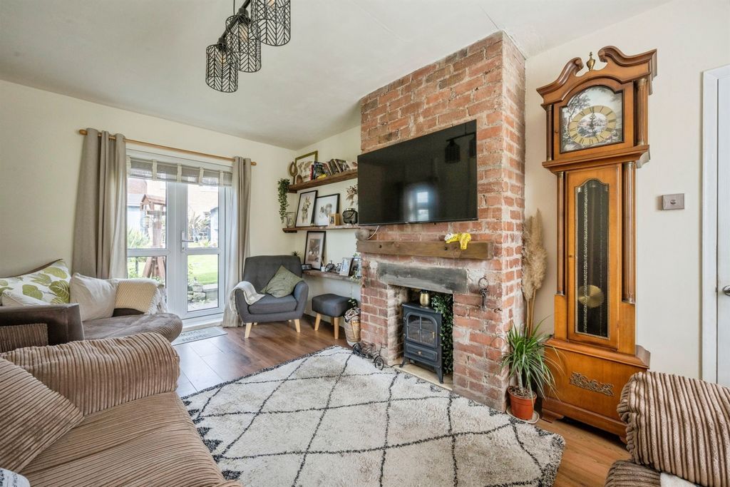 Property photo 3 of 14