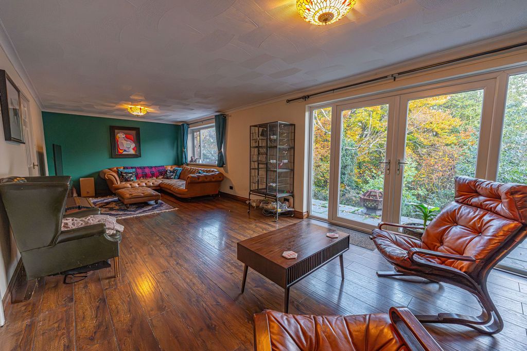 Property photo 3 of 45