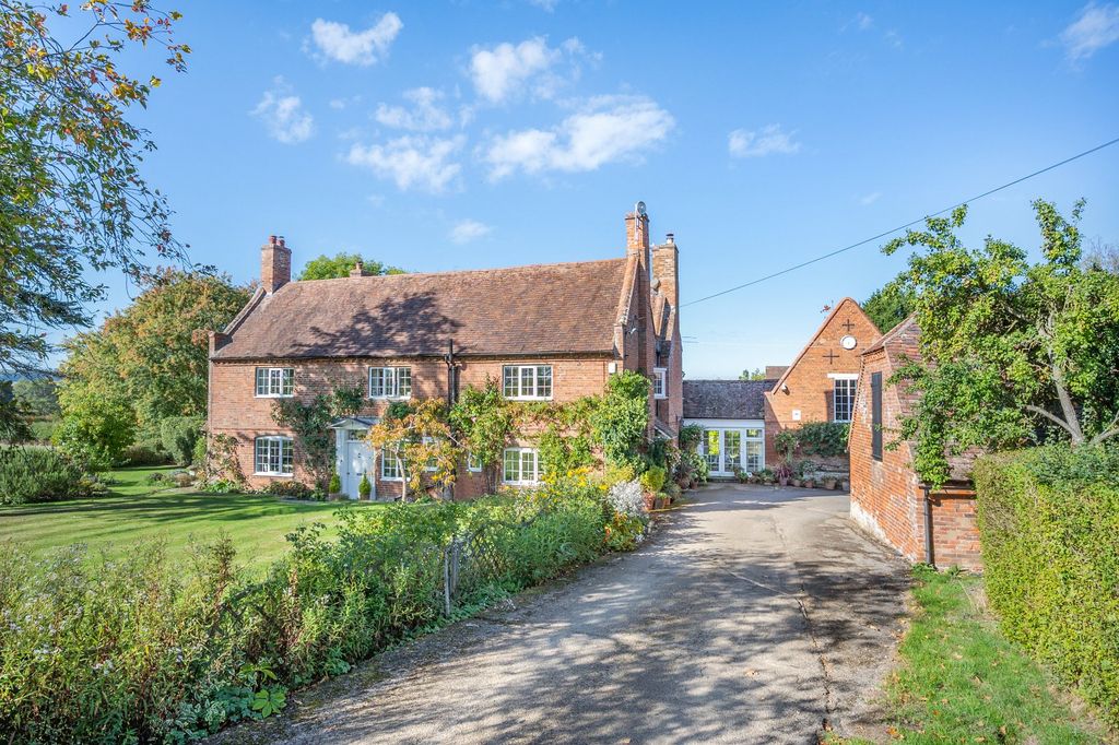 Property photo 2 of 19 Front