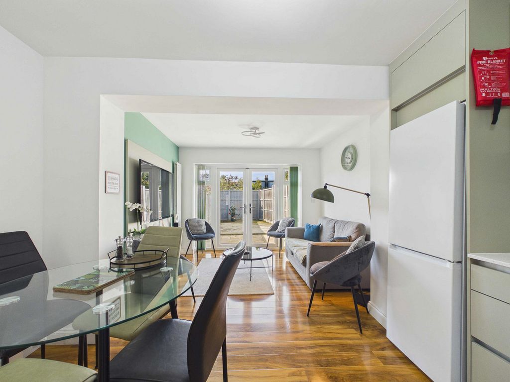 Property photo 3 of 28