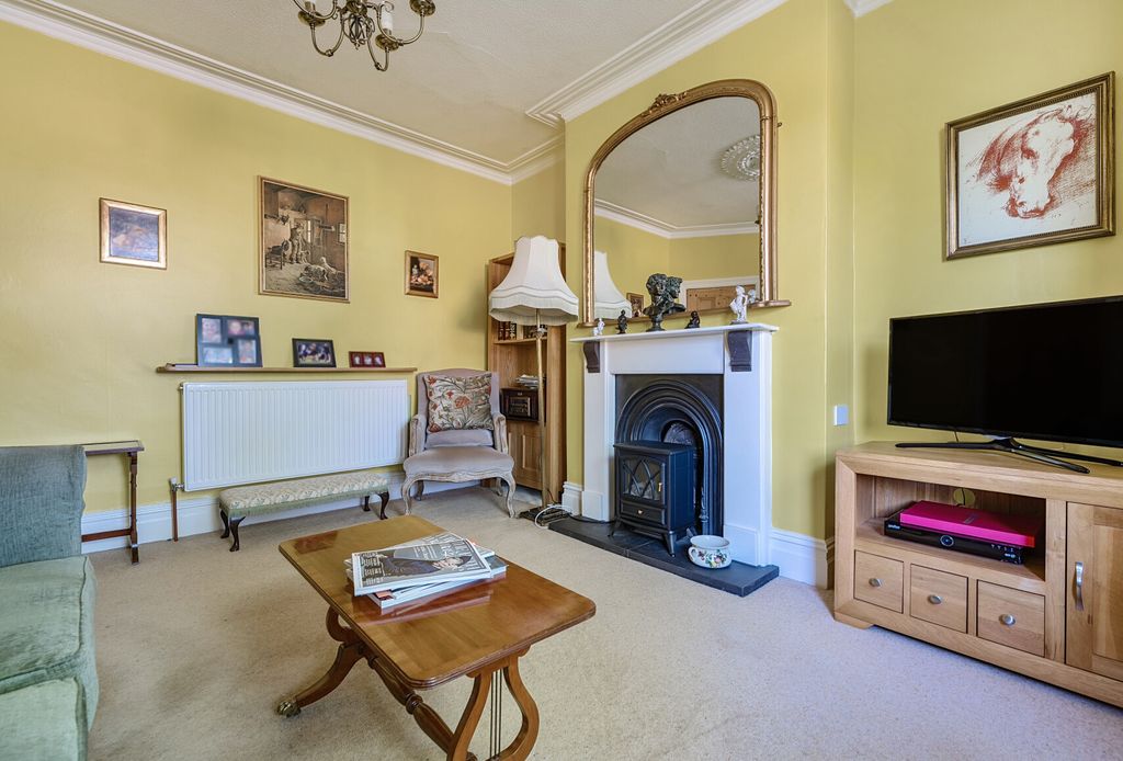 Property photo 3 of 20 Sitting Room
