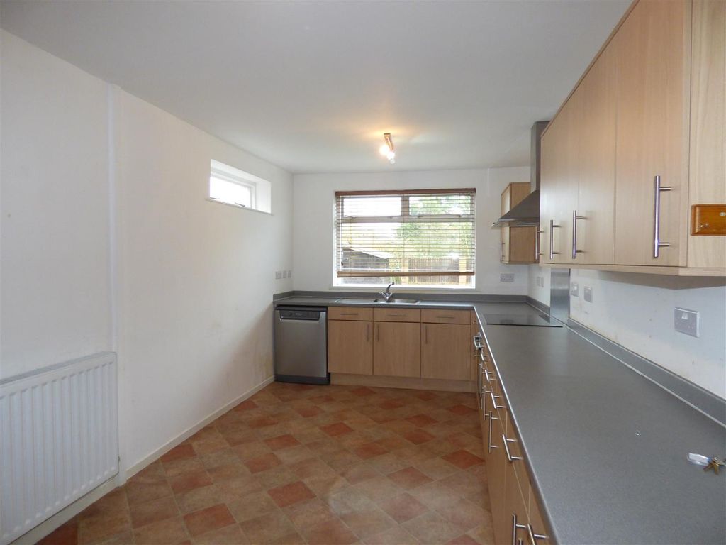 Property photo 2 of 11 8 Erewash Kitchen.Jpg