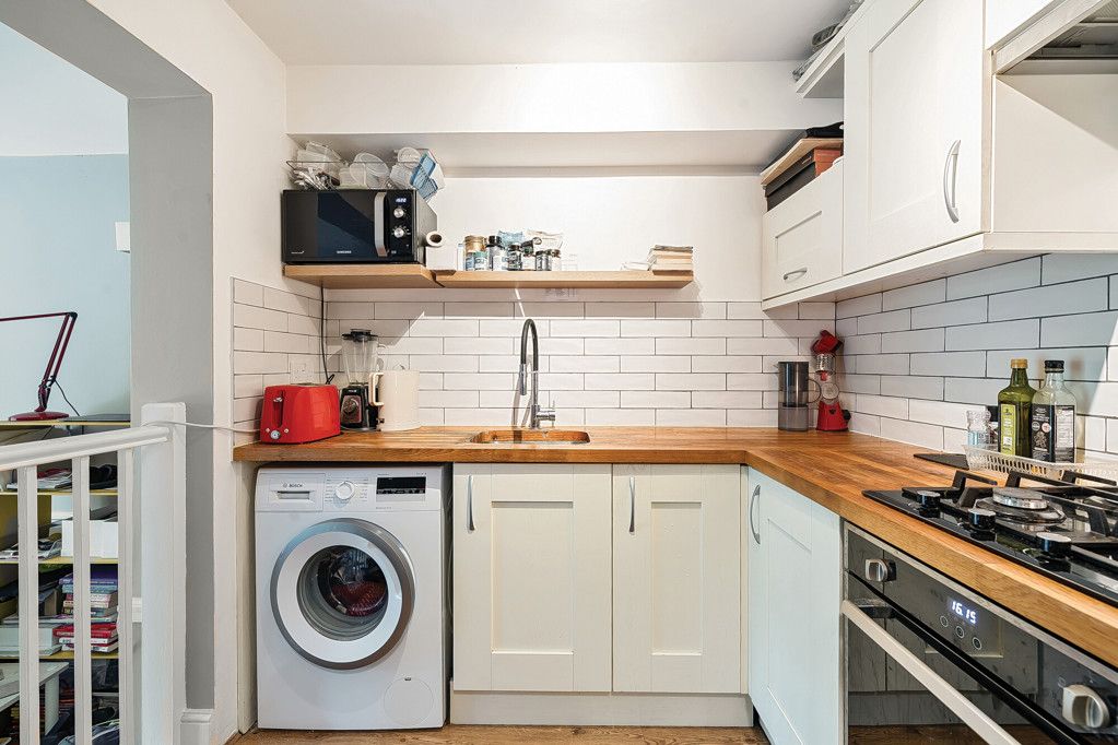 Property photo 2 of 18 Kitchen