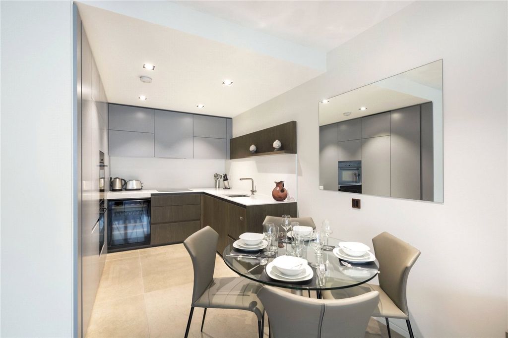 Property photo 2 of 6 Dining Area
