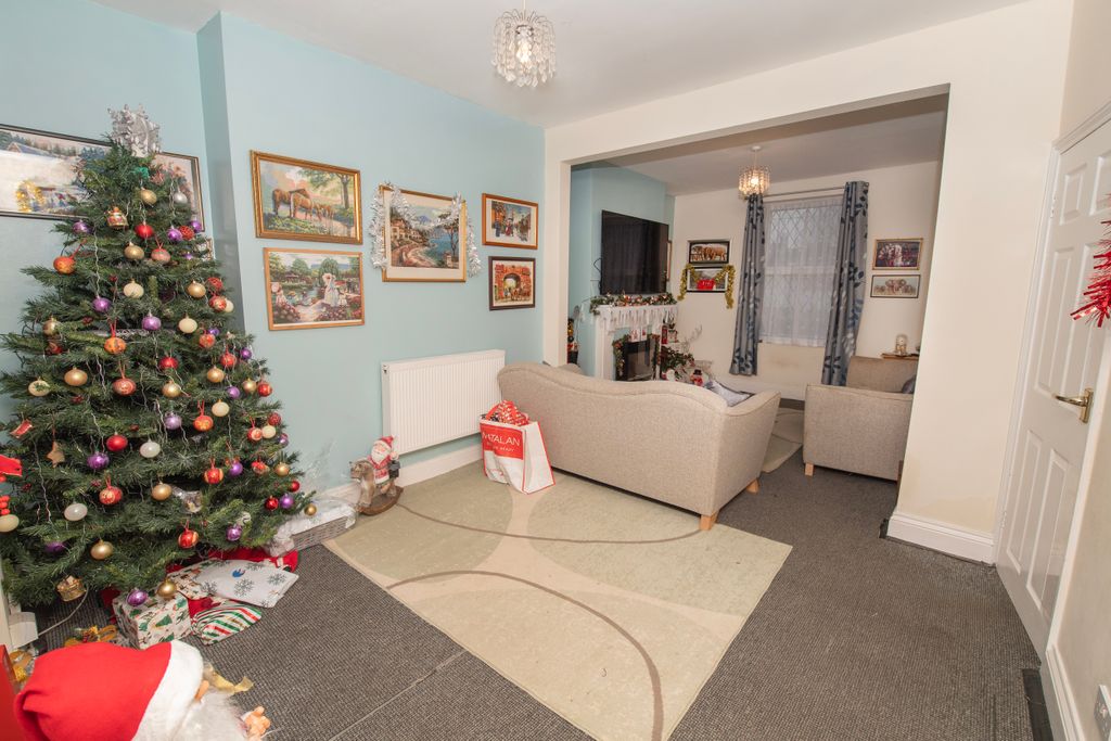 Property photo 2 of 22