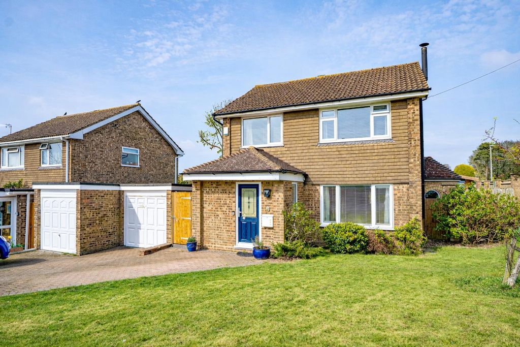 Property photo 1 of 38 2Caf2753-A02F-4468-A49F-892504d7E0A6.Png