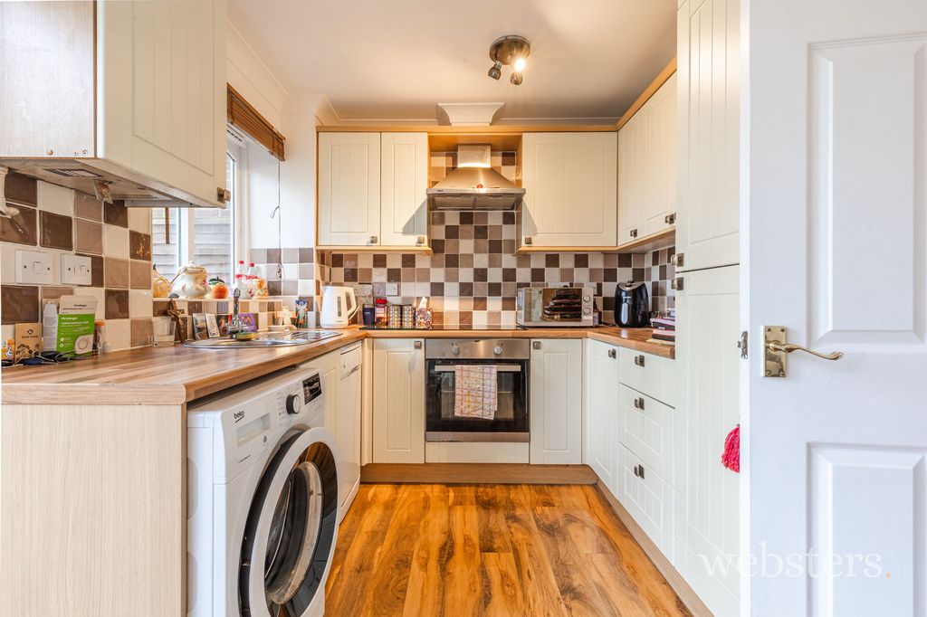 Property photo 2 of 18