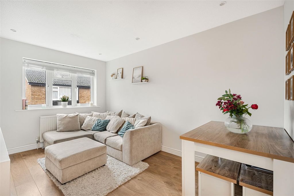 Property photo 2 of 14 4_70170.Jpg