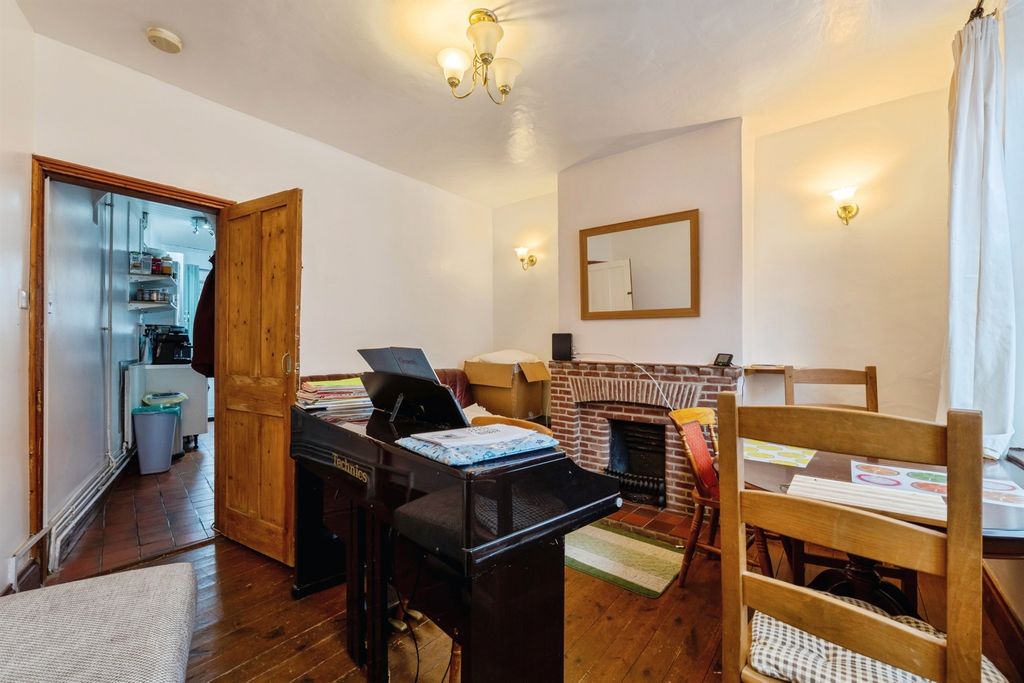 Property photo 2 of 18