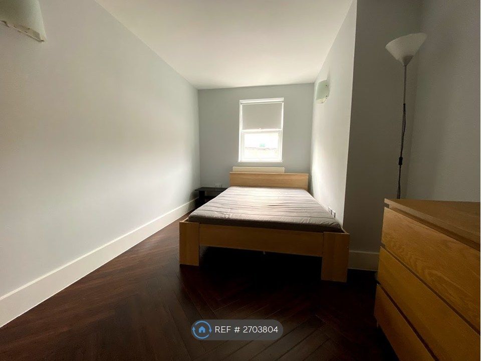 Property photo 3 of 5 Bedroom 1