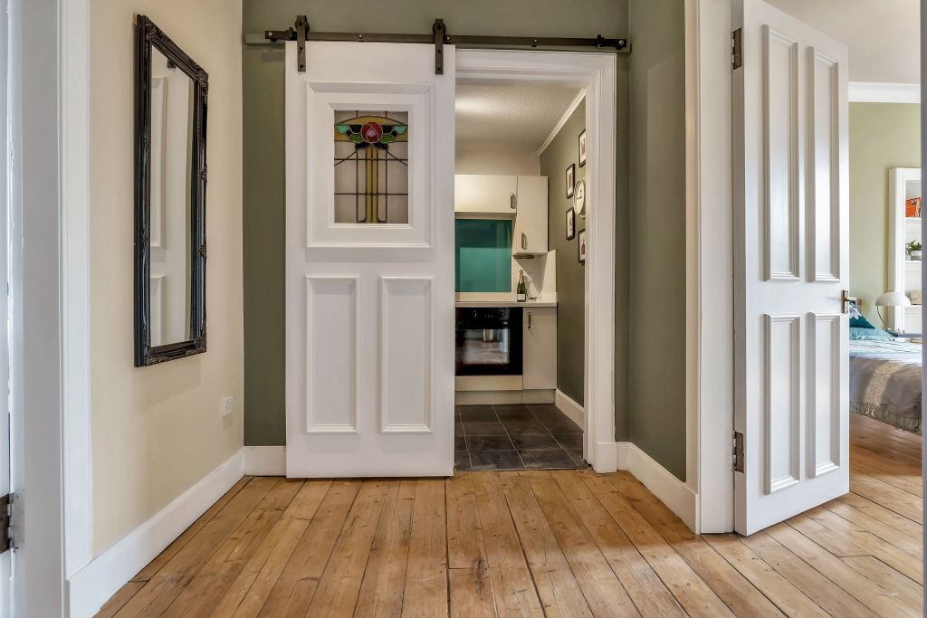 Property photo 2 of 23 17-Web-Or-Mls-1264 Paisley Road West Flat 3.1_1